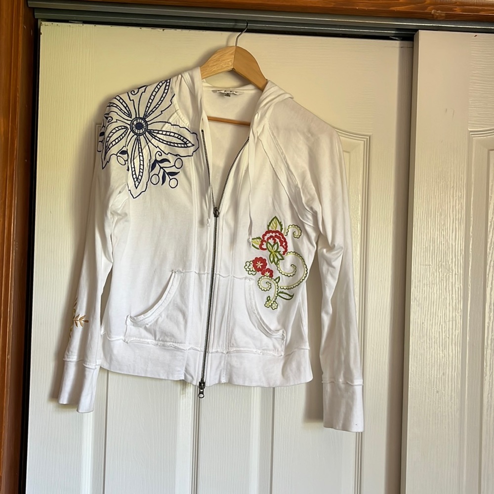 EUC Cabi vintage embroidered hoodie with 2-way zipper